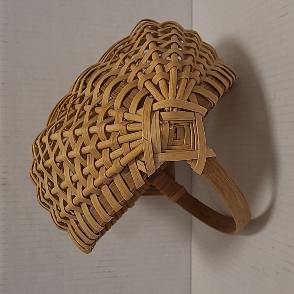 Beautiful Egg Basket - Picture 9 of 16